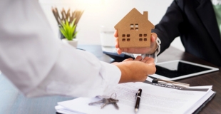 Célibataire, comment acheter un bien immobilier ?