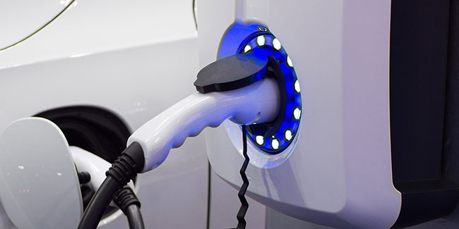 Le leasing d'une voiture électrique inclut-il la borne de recharge ?