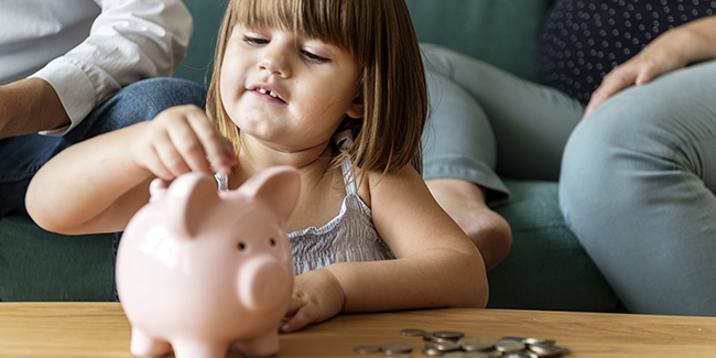 pourquoi offrir une tirelire à son enfant ?