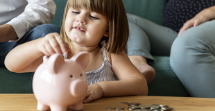 Comment apprendre à un enfant la notion d'argent ?